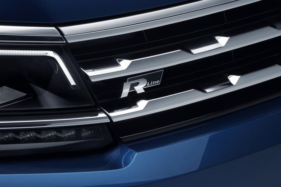 Детали экстерьера Volkswagen Tiguan R-Line 2018 года  (MX) (фото 9 из 13)